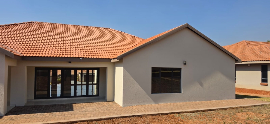 4 Bedroom Property for Sale in Buffelspoort Eco Estate North West